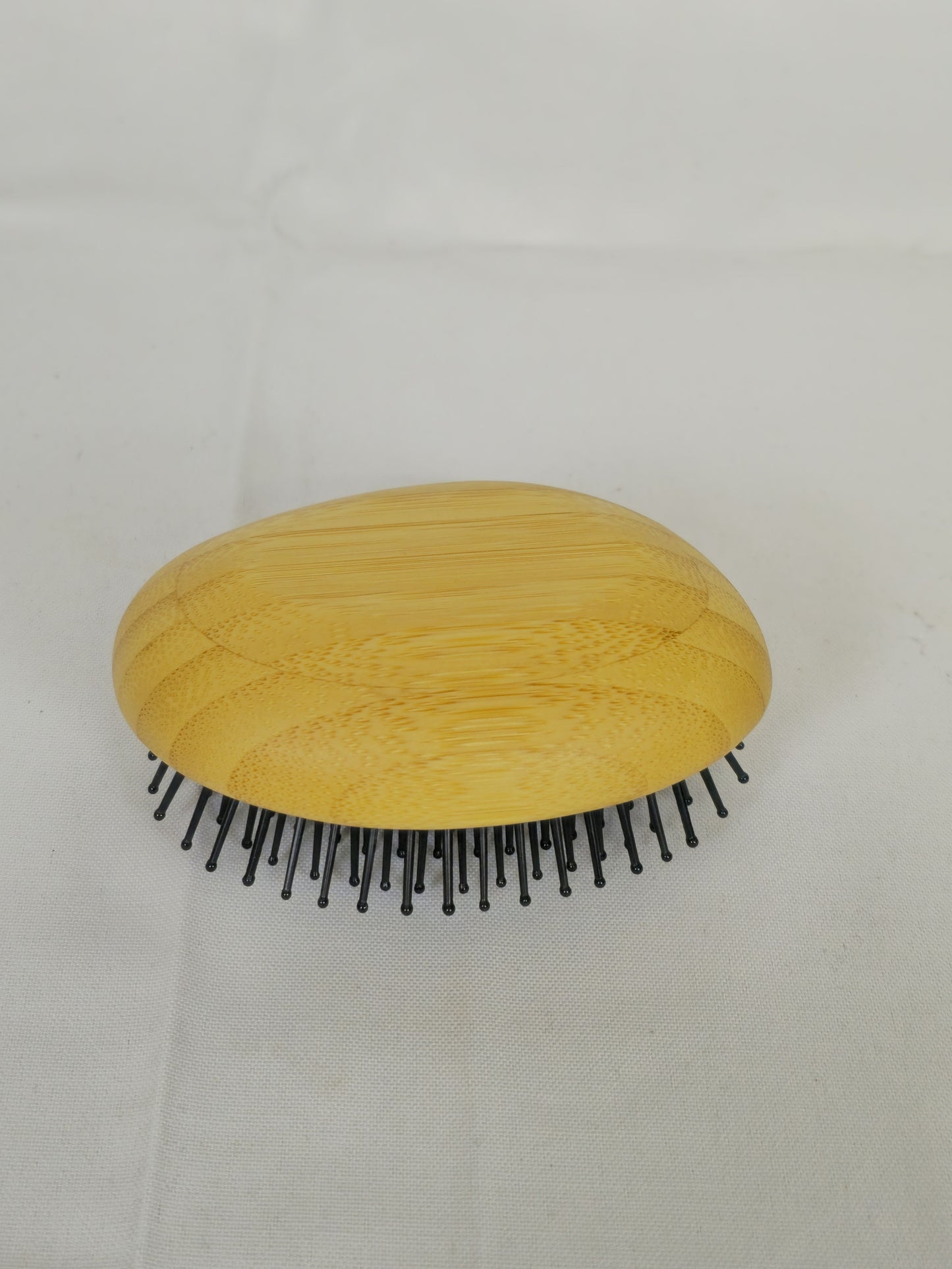 Haarbürste mit Holzkörper