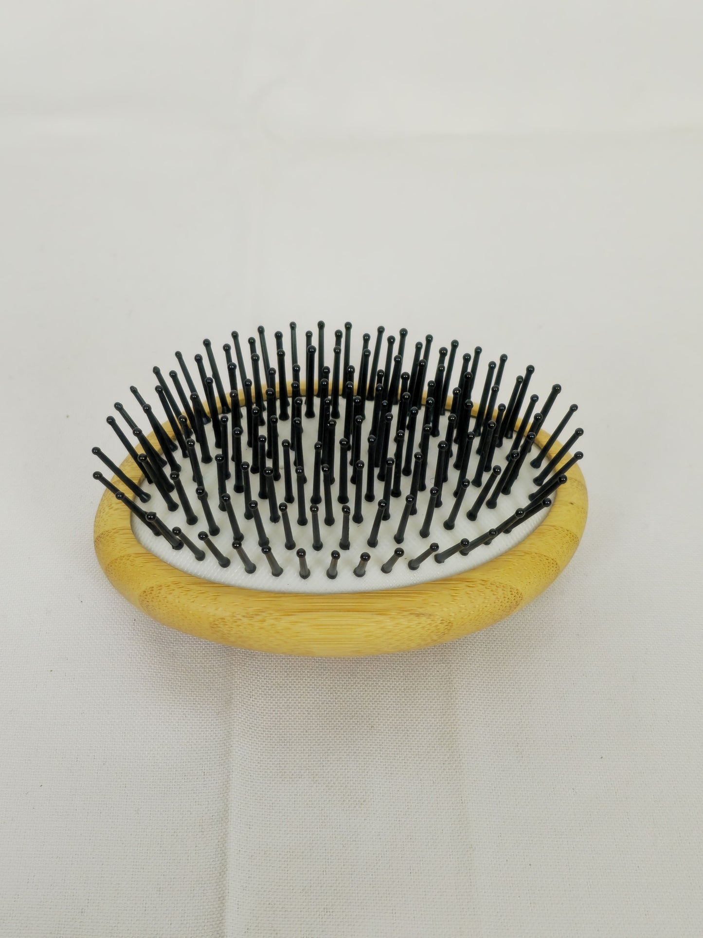 Haarbürste mit Holzkörper